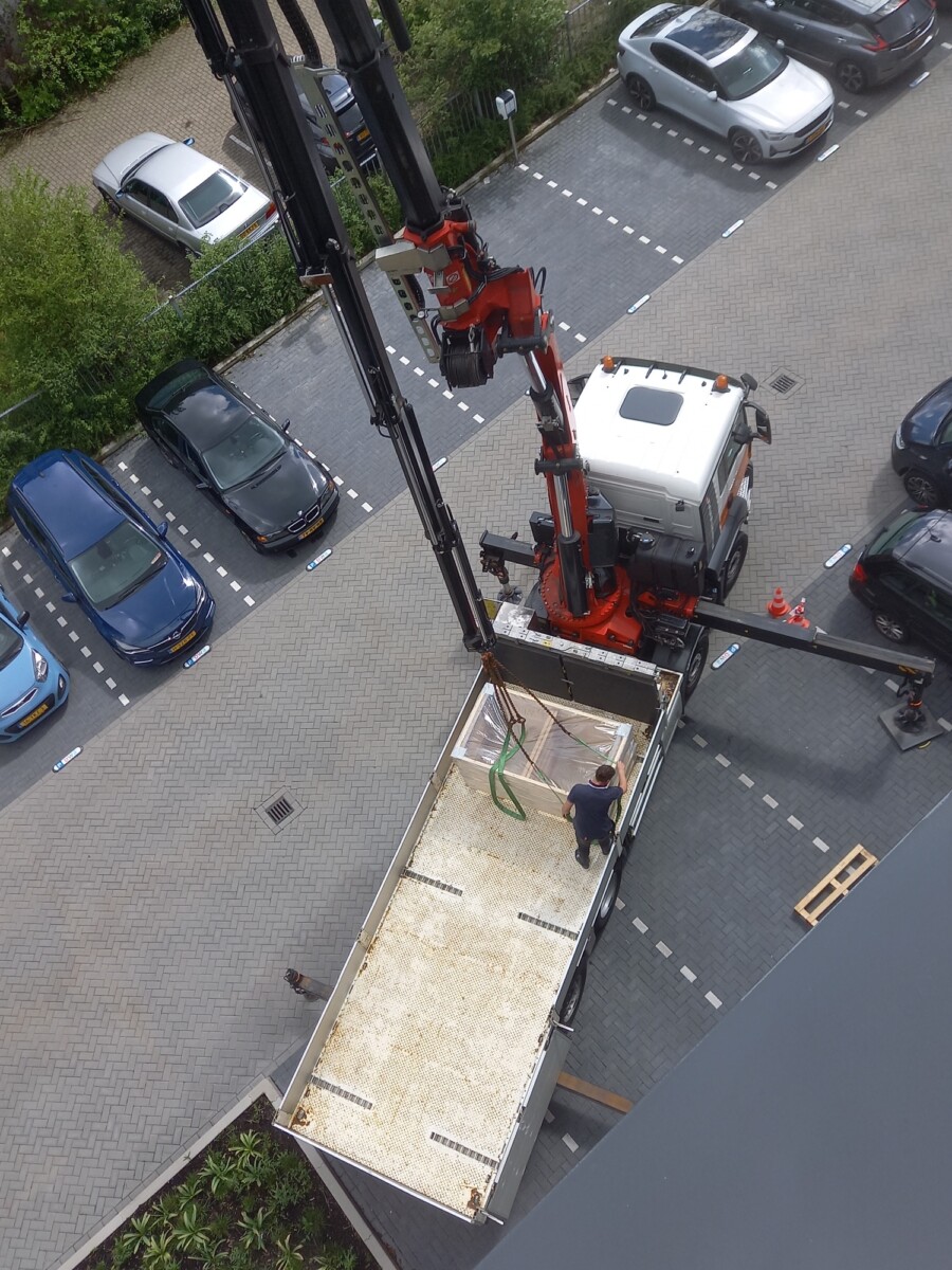 vrachtwagen met wandbekleding